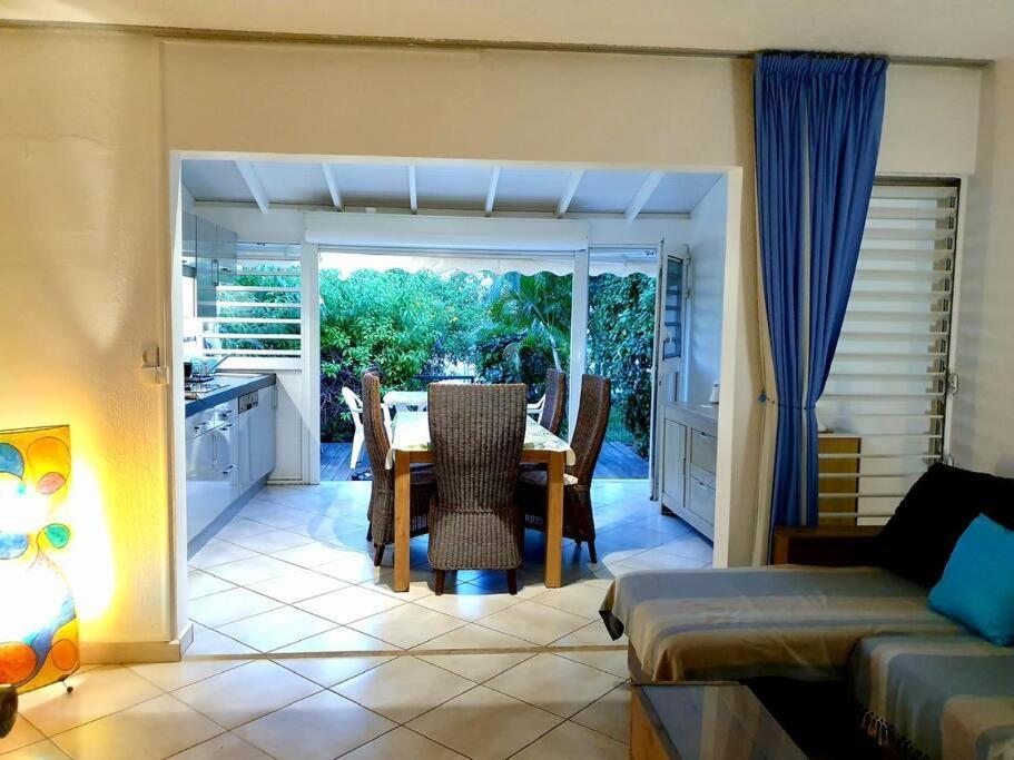 T3, Piscine, Plages Et Commerces A Pieds Sur La Marina Appartement